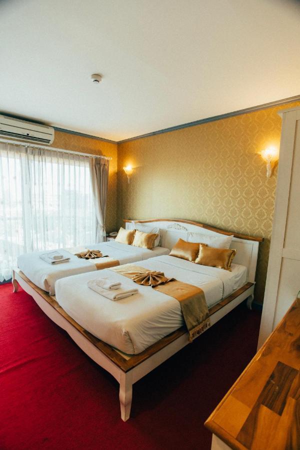 Victoria Nimman Hotel Chiang Mai Buitenkant foto
