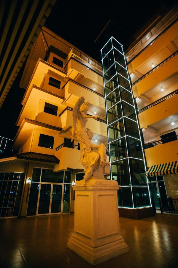 Victoria Nimman Hotel Chiang Mai Buitenkant foto