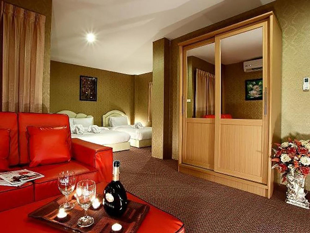 Victoria Nimman Hotel Chiang Mai Buitenkant foto